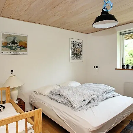 Five-bedroom Holiday In Skals Hjarbæk